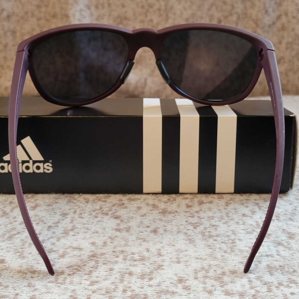 adidas Women's Wildcharge a425 Round Sunglasses